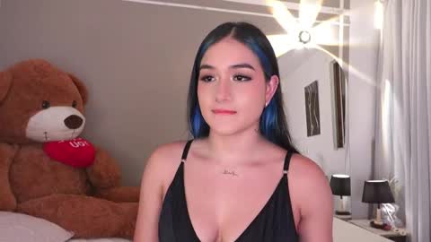    online show from November 5, 2025, 2:33 am