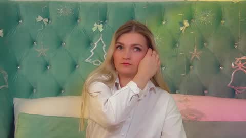 annyraii online show from December 2, 2025, 6:30 am