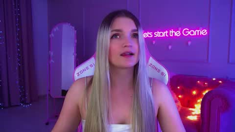 annyraii online show from December 5, 2025, 6:26 pm