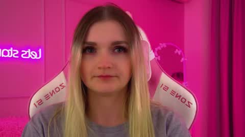 annyraii online show from February 6, 2026, 6:33 pm