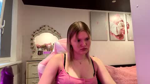 Snapshot of annyvibess chatting on June 13, 2026, 5:55 pm annyvibess online show from June 13, 2026, 5:55 pm