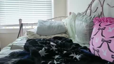 anon_bunny online show from April 10, 2026, 6:23 pm