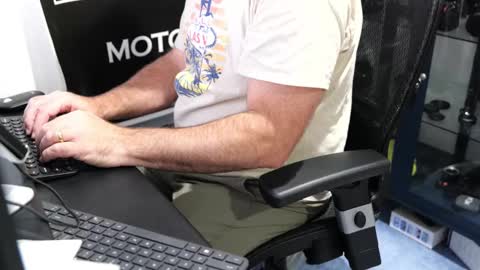 D online show from October 3, 2025, 1:08 pm