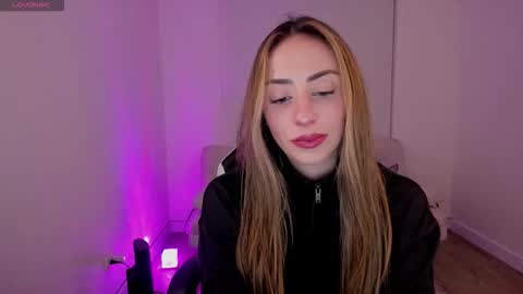 Anthonela online show from September 18, 2025, 4:47 am