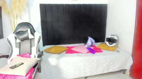       online show from April 21, 2026, 2:51 am