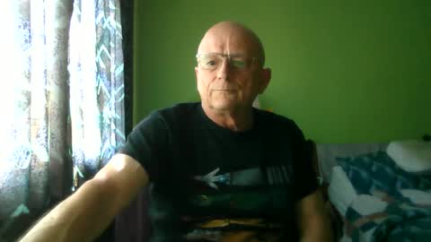 Snapshot of antmatt2025 chatting on July 3, 2026, 4:24 pm antmatt2025 online show from July 3, 2026, 4:24 pm