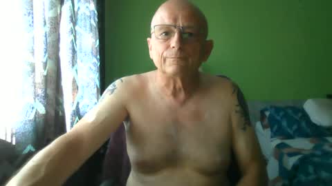Snapshot of antmatt2025 chatting on July 10, 2026, 4:20 pm antmatt2025 online show from July 10, 2026, 4:20 pm