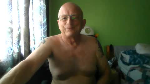 Snapshot of antmatt2025 chatting on July 14, 2026, 5:18 pm antmatt2025 online show from July 14, 2026, 5:18 pm