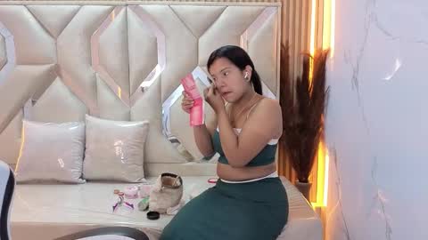 Antonela online show from October 29, 2025, 1:13 pm