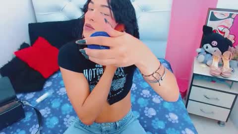 antonela_xx3 online show from March 16, 2026, 9:30 pm