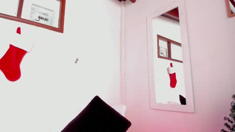 Snapshot of antonelabella chatting on December 7, 2024, 2:02 pm Antonela online show from December 7, 2024, 2:02 pm