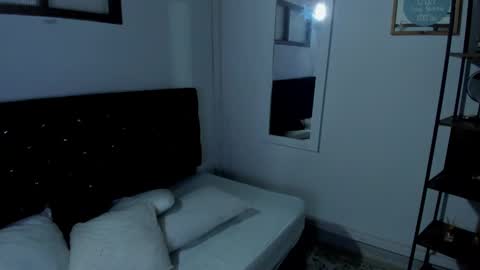 Snapshot of antonelabella chatting on February 10, 2025, 2:41 am Antonela online show from February 10, 2025, 2:41 am