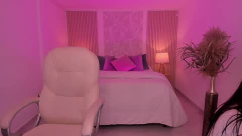  Antonella Grayy  online show from April 2, 2026, 11:08 am