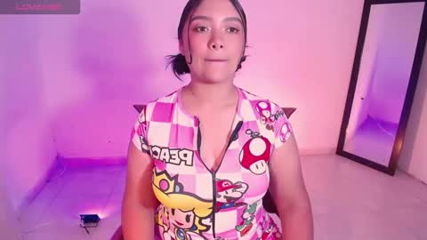 Snapshot of antonella_hot_x chatting on October 29, 2025, 12:24 am Antonella online show from October 29, 2025, 12:24 am