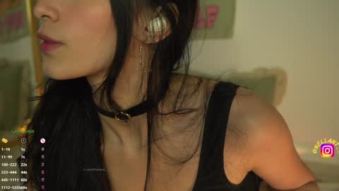 Snapshot of antonella_maitt chatting on December 24, 2024, 4:33 am Nell. online show from December 24, 2024, 4:33 am