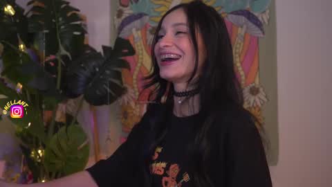 Snapshot of antonella_maitt chatting on March 2, 2025, 6:05 am Nell. online show from March 2, 2025, 6:05 am