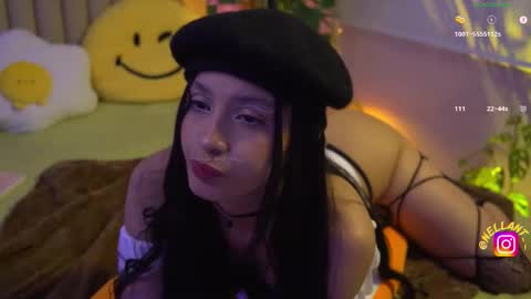 Snapshot of antonella_maitt chatting on October 31, 2025, 2:45 am Nell. online show from October 31, 2025, 2:45 am