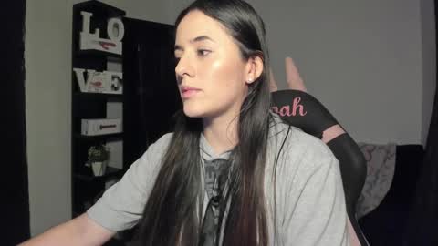 antonella  online show from September 22, 2025, 7:49 pm