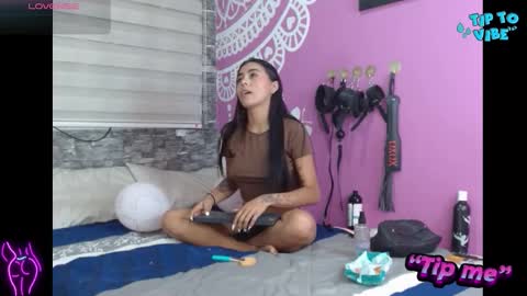 AntonellaAndNoah online show from January 16, 2026, 5:11 am