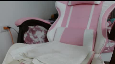 antonellacute6918 online show from September 12, 2025, 1:06 am