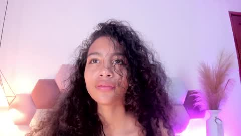 AntonellaHall  online show from January 9, 2025, 3:01 pm