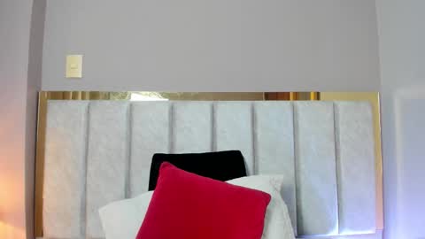 AntonellaHall  online show from November 28, 2025, 12:08 pm