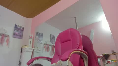 Snapshot of antonellakling_ chatting on March 6, 2025, 1:35 pm ANTONELLA online show from March 6, 2025, 1:35 pm