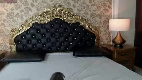   online show from November 1, 2025, 3:52 am