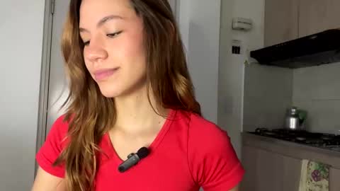 Snapshot of antonellarossii_ chatting on February 6, 2025, 1:43 pm Antonella online show from February 6, 2025, 1:43 pm