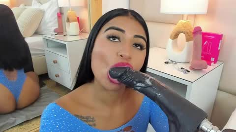 Antonia online show from April 15, 2026, 3:08 pm