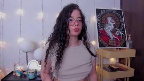 Snapshot of antoniart_ chatting on February 8, 2025, 2:47 am Antonia online show from February 8, 2025, 2:47 am