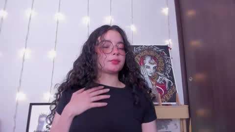 Snapshot of antoniart_ chatting on October 7, 2025, 2:09 am Antonia online show from October 7, 2025, 2:09 am