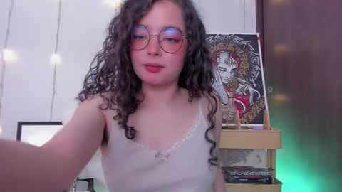 Snapshot of antoniart_ chatting on October 9, 2025, 1:58 am Antonia online show from October 9, 2025, 1:58 am