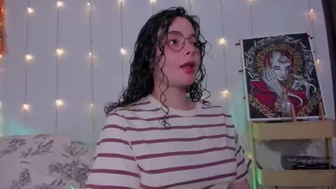 Snapshot of antoniart_ chatting on October 12, 2025, 2:32 am Antonia online show from October 12, 2025, 2:32 am