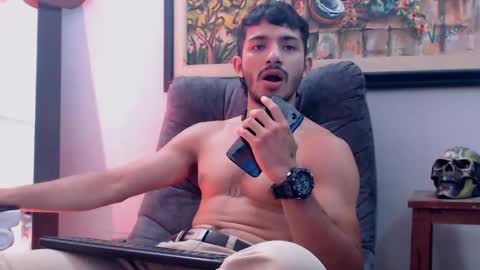 Snapshot of antoniocuervo chatting on December 18, 2024, 3:55 pm Hadez online show from December 18, 2024, 3:55 pm