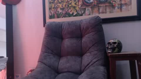 Snapshot of antoniocuervo chatting on January 4, 2025, 2:25 pm Hadez online show from January 4, 2025, 2:25 pm