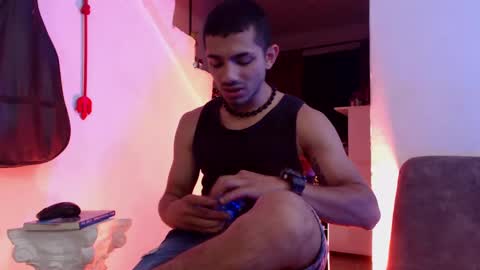 Snapshot of antoniocuervo chatting on March 3, 2025, 12:04 am Hadez online show from March 3, 2025, 12:04 am