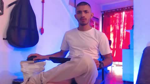 Snapshot of antoniocuervo chatting on March 8, 2025, 12:20 pm Hadez online show from March 8, 2025, 12:20 pm