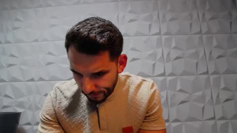 HI My name is Antonio online show from September 15, 2025, 7:03 pm