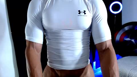 Instagram miguelangel1802  online show from November 25, 2025, 5:13 pm