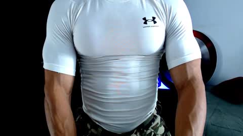 Instagram miguelangel1802  online show from February 1, 2026, 4:11 am