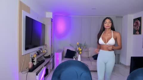 Maria Antonia online show from October 15, 2025, 10:54 pm