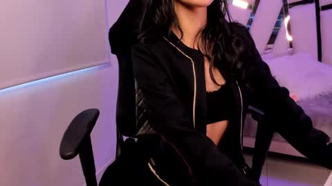 any_clark_ online show from December 5, 2025, 7:43 pm