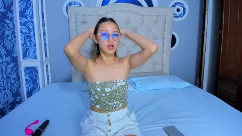 Anya online show from November 2, 2025, 5:04 pm
