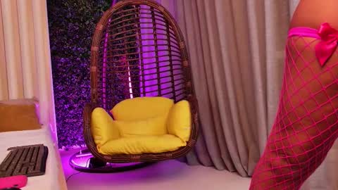 Anya online show from October 3, 2025, 6:27 pm