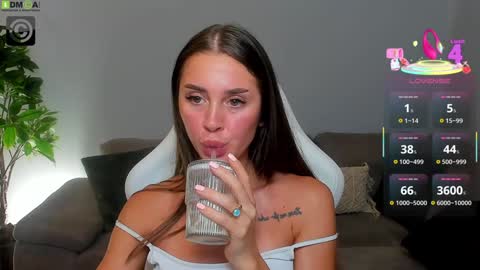 Anya online show from October 7, 2025, 11:51 am