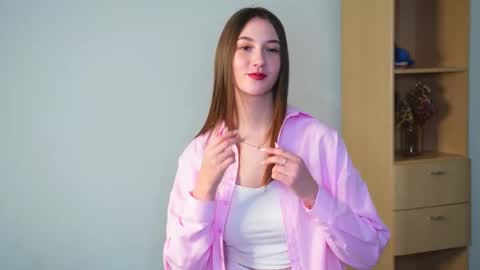 Emely online show from February 23, 2026, 1:19 pm