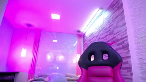 Anyela  online show from February 3, 2025, 2:13 pm