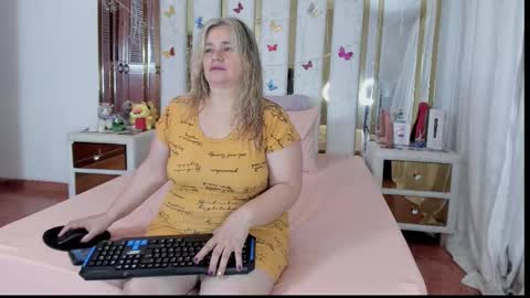 Snapshot of anyelamature chatting on January 13, 2026, 2:39 am Anyela online show from January 13, 2026, 2:39 am