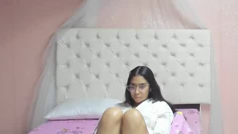 Aome Rainbow online show from November 15, 2025, 7:05 am